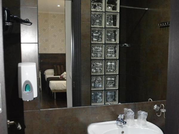 Hostal El Brezo : photo 8 de la chambre chambre double