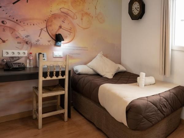 Hotel Alquimia Cadiz : photo 1 de la chambre chambre simple Économique avec salle de bains privative