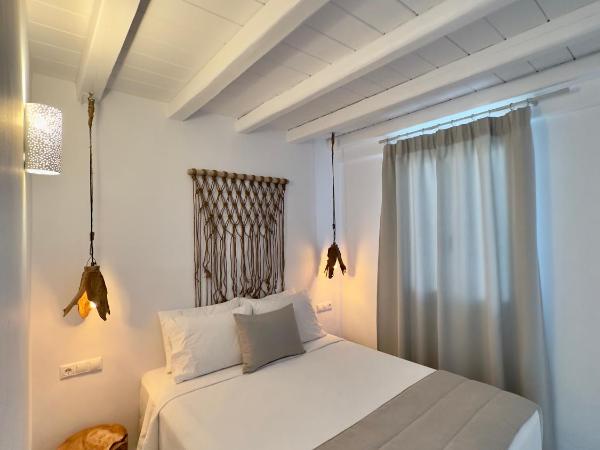 Sofos Suites Mykonos : photo 6 de la chambre suite junior avec balcon