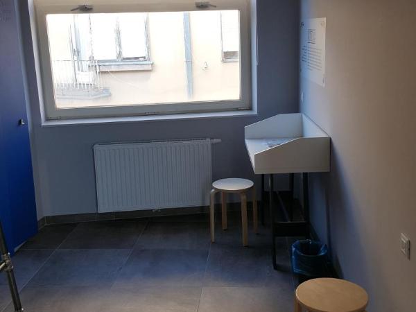 Main Square Hostel : photo 5 de la chambre chambre lits jumeaux standard avec salle de bains commune