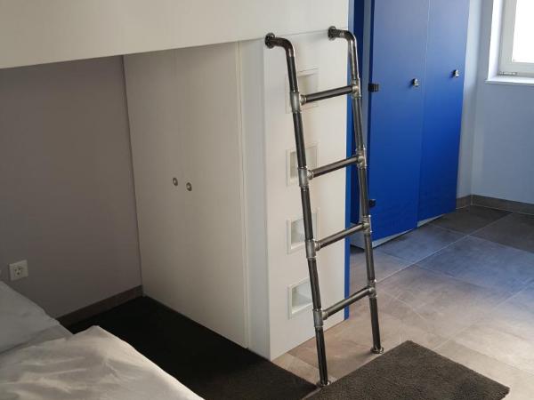 Main Square Hostel : photo 6 de la chambre chambre lits jumeaux standard avec salle de bains commune