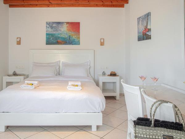 CORFOSTAR ROOMS : photo 2 de la chambre chambre double ou lits jumeaux Économique