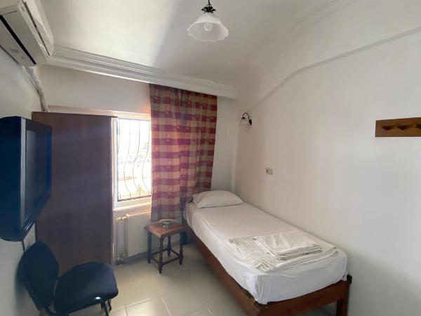 AY OTEL 2 : photo 1 de la chambre chambre simple Économique