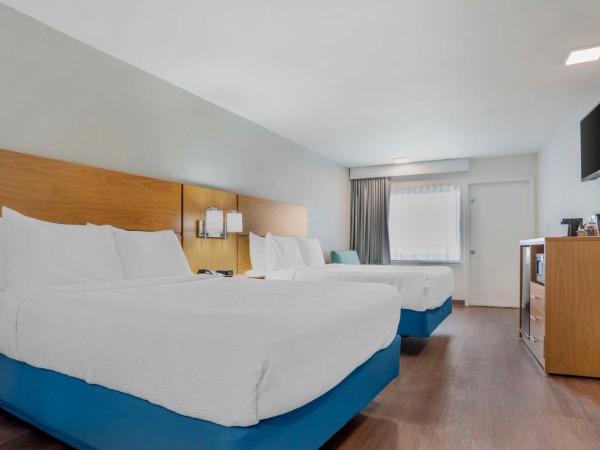 Chateau Beachfront Resort - BW Signature Collection : photo 1 de la chambre queen room with two queen beds and water view - kitchenette/non-smoking