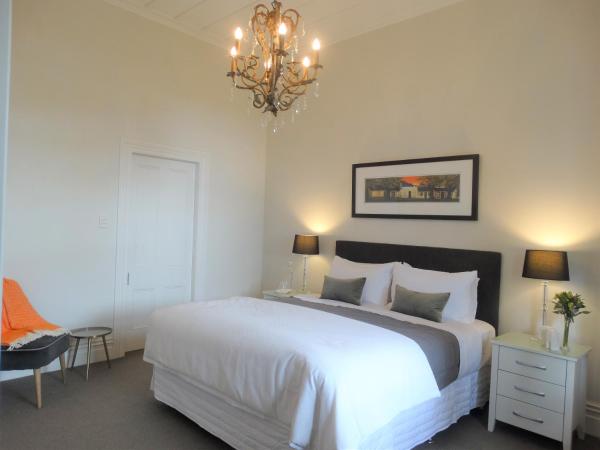 Andelin Guest House : photo 1 de la chambre chambre double deluxe avec baignoire