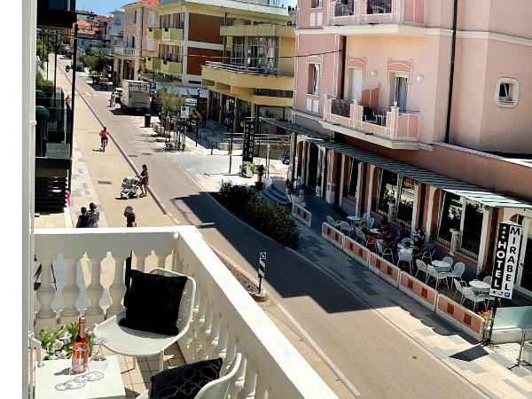 Villa La Torretta Luxury B&B - Adults Only - : photo 8 de la chambre suite junior avec balcon