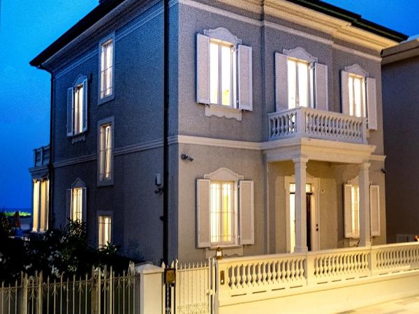 Villa La Torretta Luxury B&B - Adults Only - : photo 1 de la chambre suite junior avec balcon