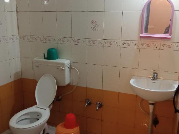 SRI VIJAYA PALACE LODGING : photo 3 de la chambre chambre double deluxe