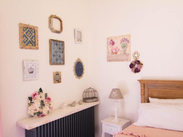 La Corte Della Regina : photo 8 de la chambre suite lit king-size - vue sur piscine