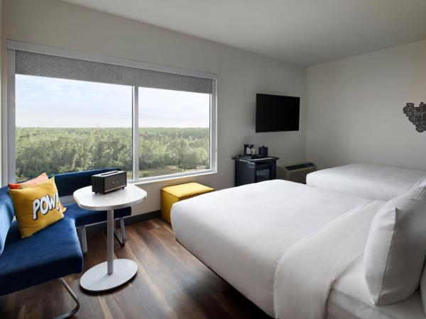Aloft Orlando International Drive : photo 4 de la chambre aloft queen room with two queen beds (no resort fee)