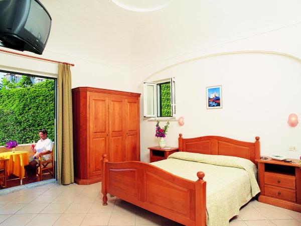 Villa Angela Hotel & Spa : photo 2 de la chambre chambre triple