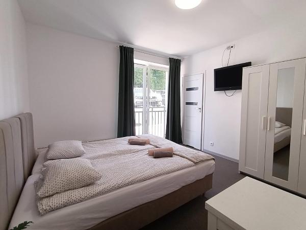 Firstroom Gdańsk : photo 4 de la chambre chambre double ou lits jumeaux avec salle de bains privative