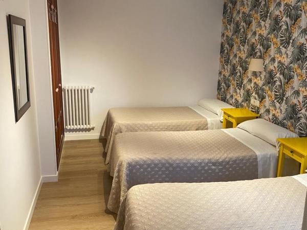 Hotel Ovetense : photo 4 de la chambre chambre triple