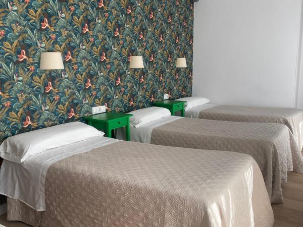 Hotel Ovetense : photo 5 de la chambre chambre triple