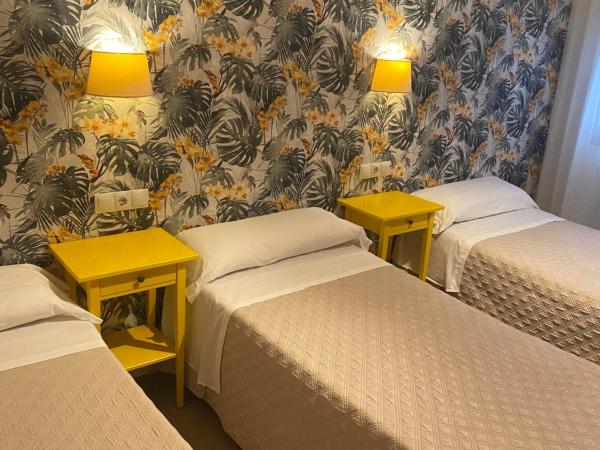 Hotel Ovetense : photo 6 de la chambre chambre triple