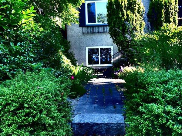 Neat, compact, private room in a lovely Vancouver neighbourhood : photo 1 de la chambre appartement 2 chambres