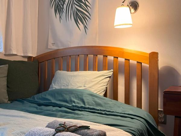 HHZib, homestay on a hill in the heart of Seoul - 'BEST SEOUL STAY 2024' by Seoul : photo 5 de la chambre chambre double avec salle de bains commune