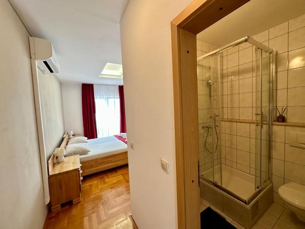 Hotel Buenavista Beach House Trogir : photo 8 de la chambre chambre lit queen-size - vue sur mer