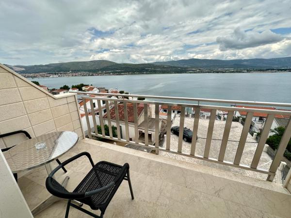 Hotel Buenavista Beach House Trogir : photo 6 de la chambre chambre lit queen-size - vue sur mer