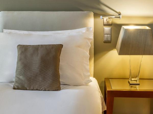 Crowne Plaza Porto, an IHG Hotel : photo 5 de la chambre suite lits jumeaux junior - vue sur ville