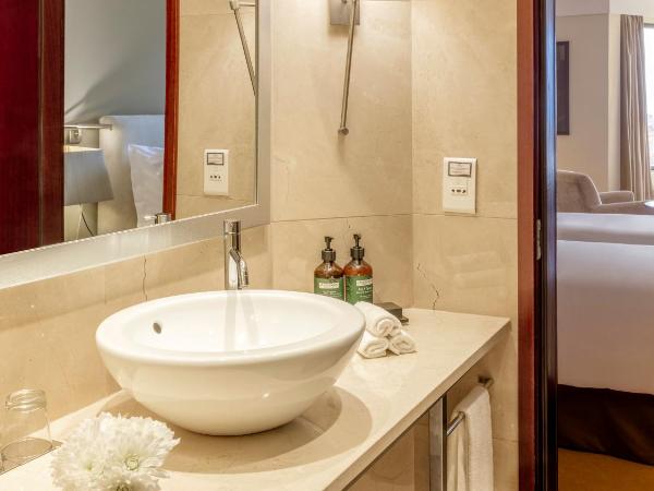 Crowne Plaza Porto, an IHG Hotel : photo 6 de la chambre suite lits jumeaux junior - vue sur ville