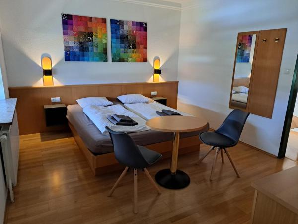 Flataid Gästehaus Graschi - Steinbergstraße : photo 1 de la chambre chambre double