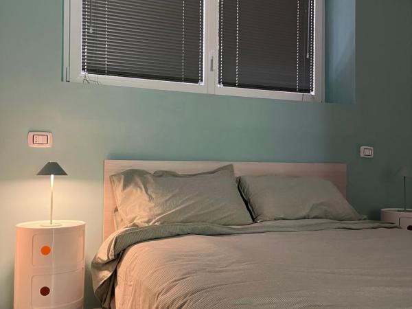 B&B Malnati 3 Urban Living MILANOSANSIRO : photo 9 de la chambre chambre double avec salle de bains privative