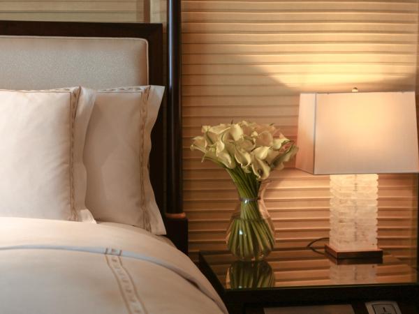 The Ritz-Carlton, Shenzhen, Nearby Futian CBD, Convention & Exhibition Center, Futian Railway Station, Outdoor swimming pool, CNY300 SPA voucher : photo 4 de la chambre chambre deluxe double ou lits jumeaux