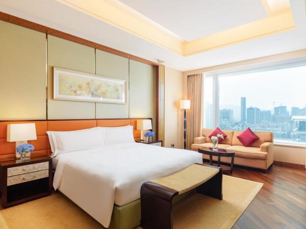 The Ritz-Carlton, Shenzhen, Nearby Futian CBD, Convention & Exhibition Center, Futian Railway Station, Outdoor swimming pool, CNY300 SPA voucher : photo 1 de la chambre chambre lit king-size deluxe
