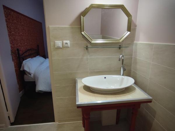 Château Saint-Martin : photo 8 de la chambre chambre familiale - vue sur jardin