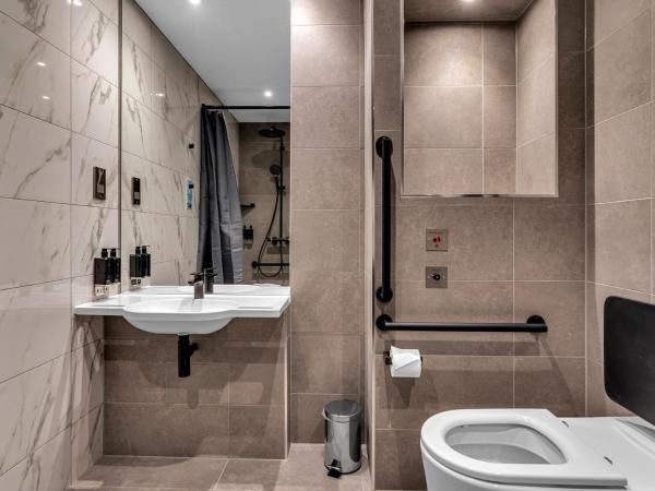Roomzzz Edinburgh : photo 9 de la chambre studio - accessible aux personnes à mobilité réduite 