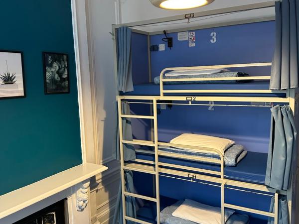 Smart Hyde Park Inn Hostel : photo 3 de la chambre lit dans dortoir mixte de 6 lits