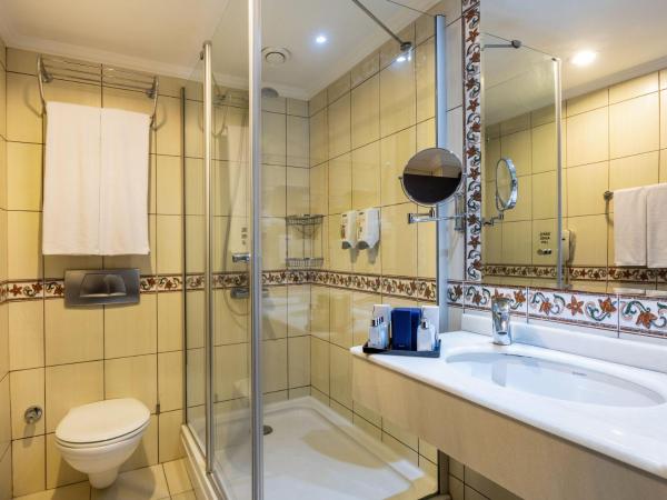 Marmaris Bay Resort - Adults Only : photo 6 de la chambre chambre familiale 2 chambres avec vue sur jardin