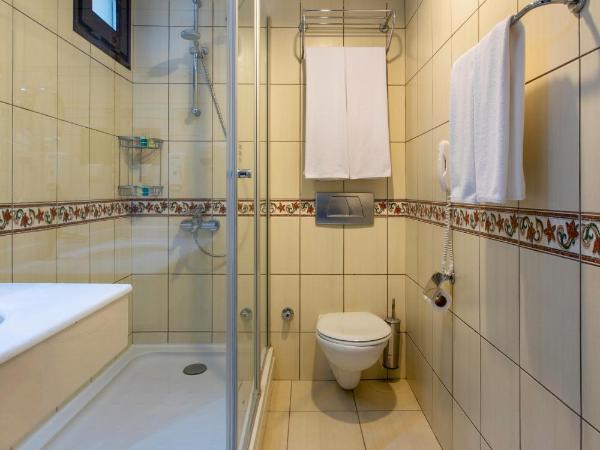 Marmaris Bay Resort - Adults Only : photo 6 de la chambre chambre double standard avec vue sur le jardin