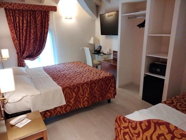 Savoia Hotel Country House Bologna : photo 1 de la chambre chambre triple