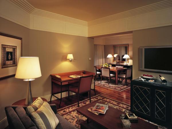 The Leela Mumbai : photo 5 de la chambre deluxe suite with complimentary airport transfer, lounge access,complimentary usage of meeting room for two hours per stay