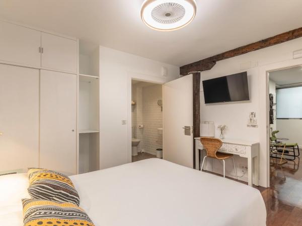 Victorooms : photo 2 de la chambre chambre double - vue sur patio