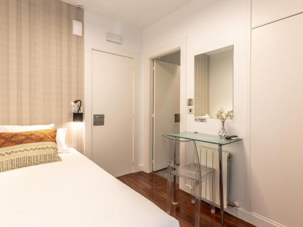 Victorooms : photo 2 de la chambre chambre simple avec vue sur le patio