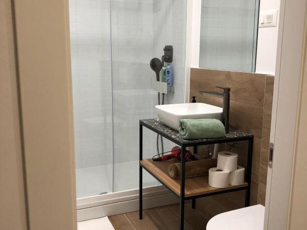 Omis - private Ensuite room with balcony - hotel style : photo 4 de la chambre chambre double deluxe avec balcon