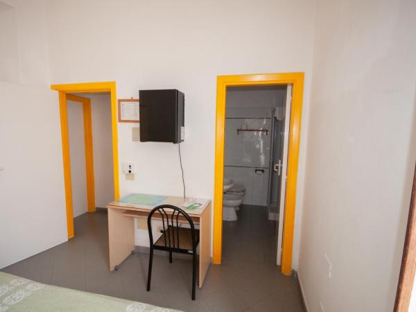 Hotel Villa Cecilia : photo 8 de la chambre chambre double ou lits jumeaux Économique