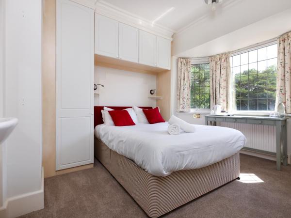 Cransley Apart Hotel : photo 5 de la chambre chambre double avec salle de bains privative
