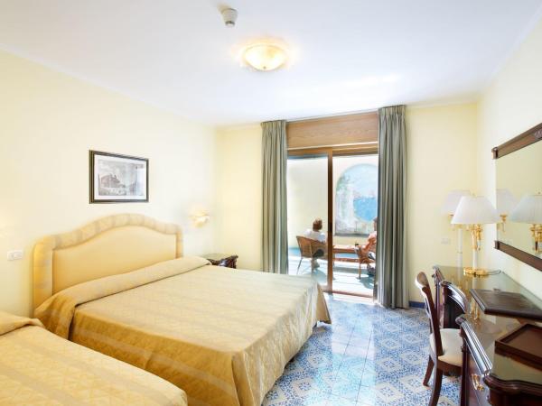 Johanna Park Hotel : photo 1 de la chambre chambre triple