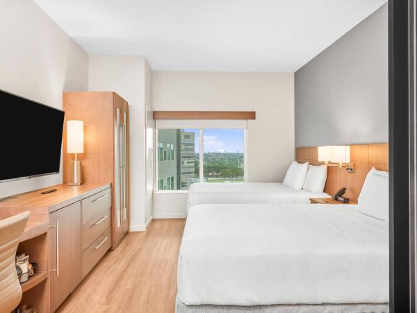 Hyatt Place Houston Medical Center : photo 1 de la chambre chambre avec 2 lits queen-size et canapé-lit - Étage supérieur