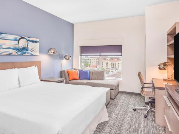 Hyatt House Houston Medical Center : photo 1 de la chambre cabinet de travail avec lit king-size