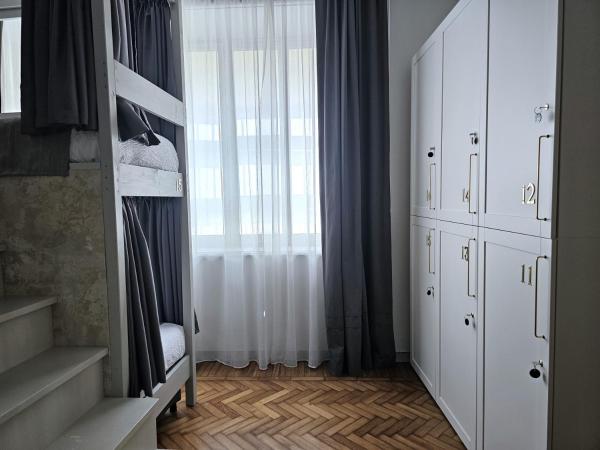 The Host - Web Check-In : photo 1 de la chambre lit simple dans dortoir pour femmes