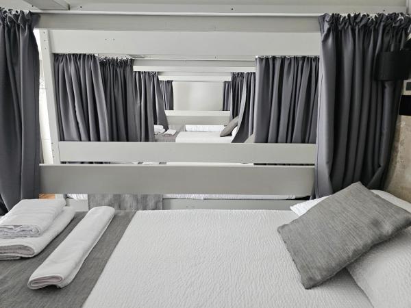 The Host - Web Check-In : photo 10 de la chambre lit simple dans dortoir mixte