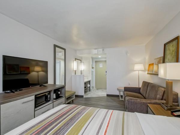 Country Inn & Suites by Radisson, New Orleans I-10 East, LA : photo 2 de la chambre suite studio lit king-size - non-fumeurs