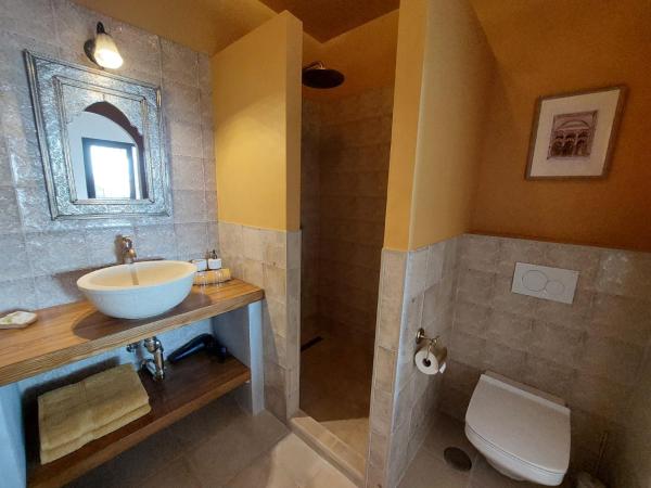 B&B Sara Sueño : photo 4 de la chambre chambre lit king-size - vue sur montagne