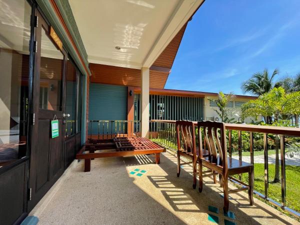 Kai Bae Beach Resort Koh Chang : photo 3 de la chambre hébergement familial - vue sur jardin