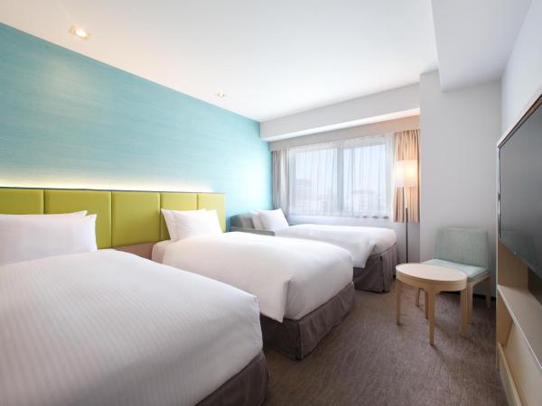 Holiday Inn Osaka Namba, an IHG Hotel : photo 1 de la chambre chambre lits jumeaux supérieure avec lit d'appoint - non-fumeurs